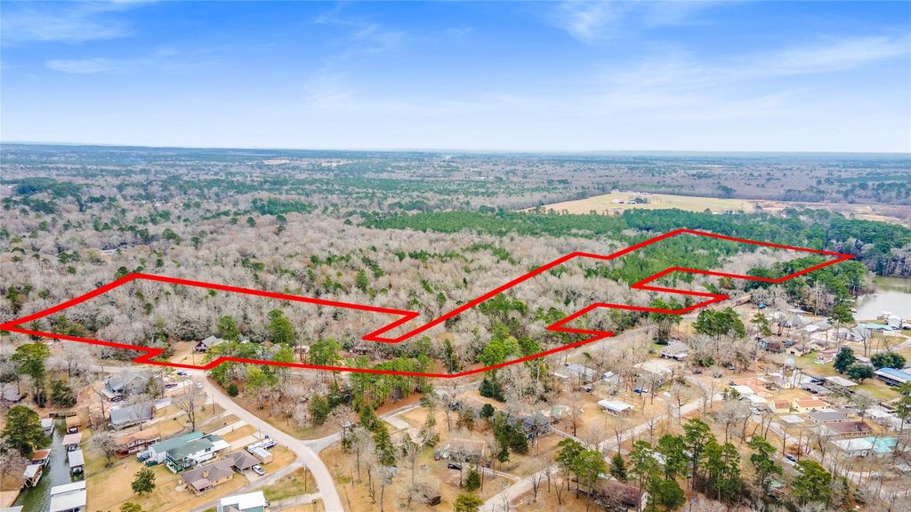 640 Lake Livingston Boulevard, Livingston, TX 77351