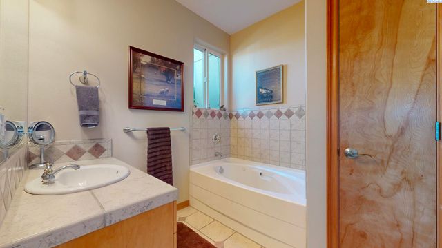 491 Adair Drive, Richland, WA 99352