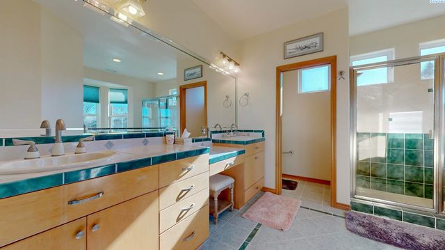 491 Adair Drive, Richland, WA 99352