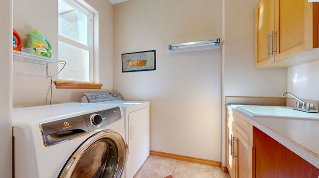 491 Adair Drive, Richland, WA 99352