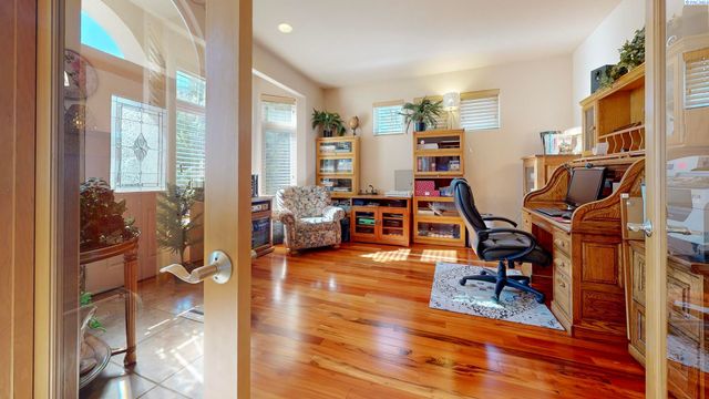 491 Adair Drive, Richland, WA 99352