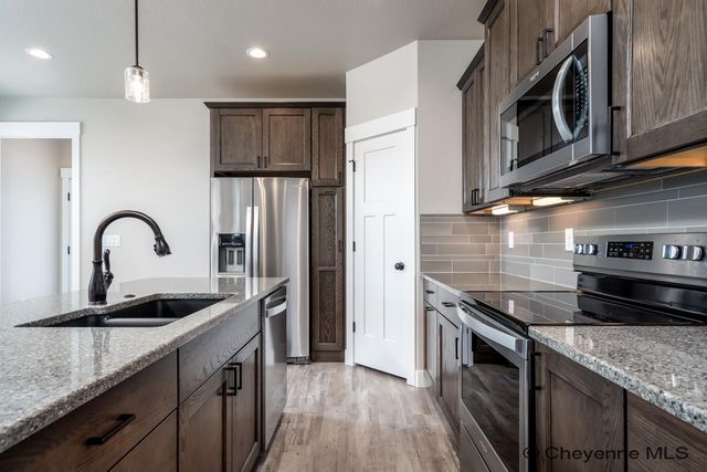 4050 ARROWHEAD TRL, Cheyenne, WY 82001