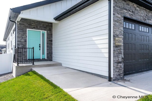 4050 ARROWHEAD TRL, Cheyenne, WY 82001