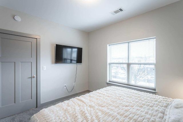 804 Riverfront Parkway 208, Chattanooga, TN 37402