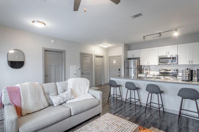 804 Riverfront Parkway 208, Chattanooga, TN 37402