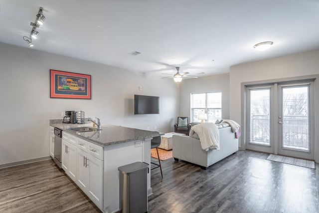 804 Riverfront Parkway 208, Chattanooga, TN 37402