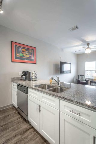 804 Riverfront Parkway 208, Chattanooga, TN 37402