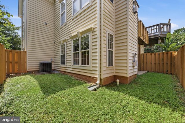 20628 GLENMERE SQ, Sterling, VA 20165