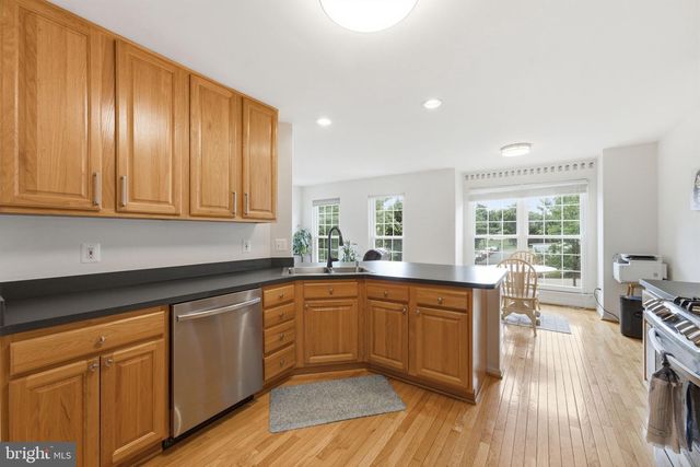 20628 GLENMERE SQ, Sterling, VA 20165