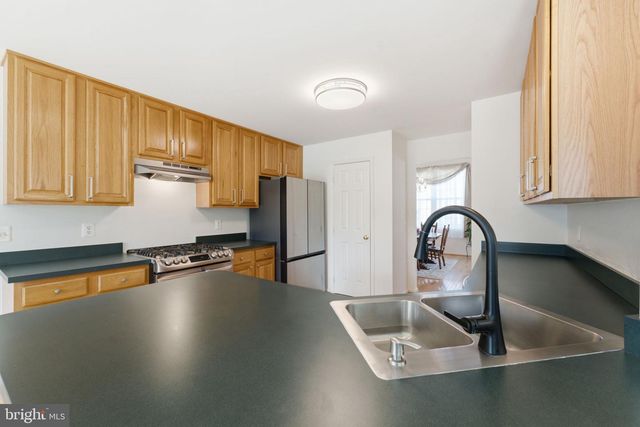 20628 GLENMERE SQ, Sterling, VA 20165