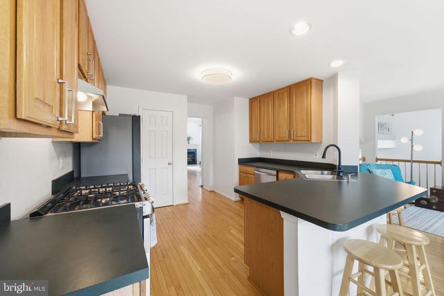 20628 GLENMERE SQ, Sterling, VA 20165