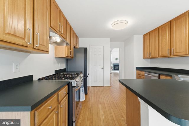20628 GLENMERE SQ, Sterling, VA 20165