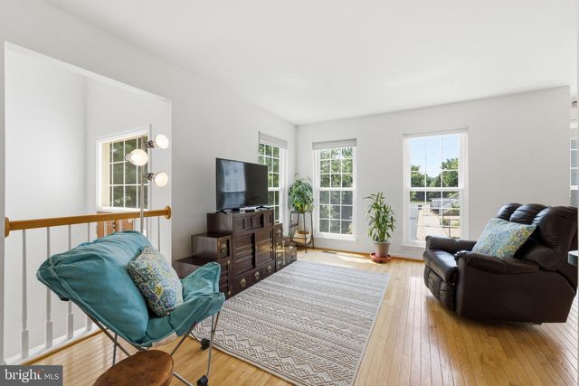 20628 GLENMERE SQ, Sterling, VA 20165