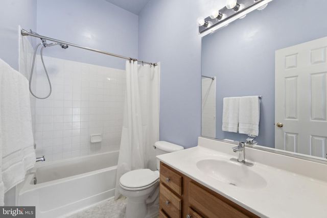 20628 GLENMERE SQ, Sterling, VA 20165