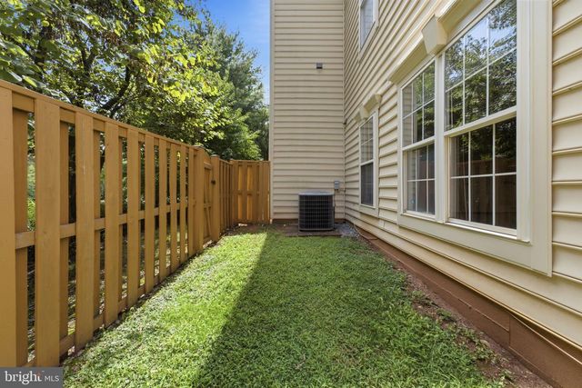 20628 GLENMERE SQ, Sterling, VA 20165