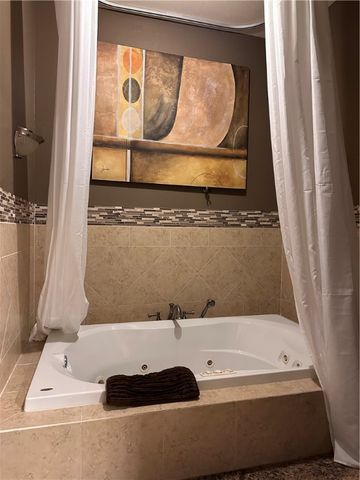 1 Blue Water Circle, Holiday Island, AR 72631