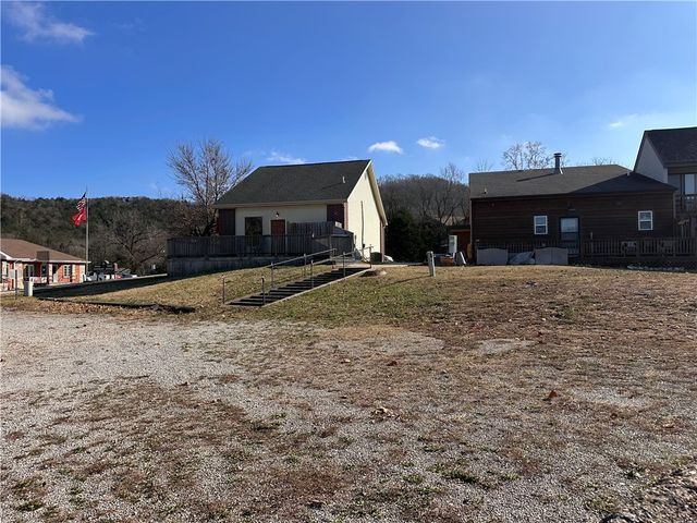 1 Blue Water Circle, Holiday Island, AR 72631