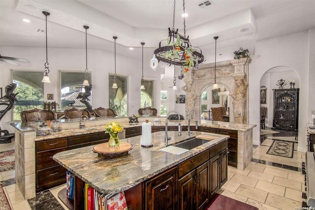 9469 Canyon Mist, Helotes, TX 78023