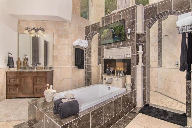 9469 Canyon Mist, Helotes, TX 78023