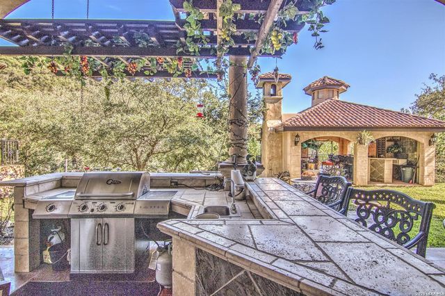 9469 Canyon Mist, Helotes, TX 78023