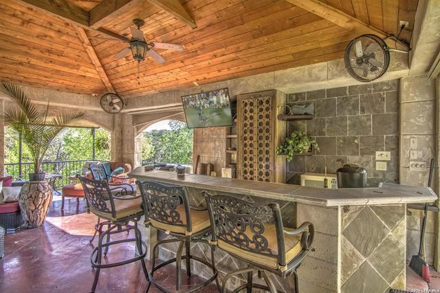 9469 Canyon Mist, Helotes, TX 78023