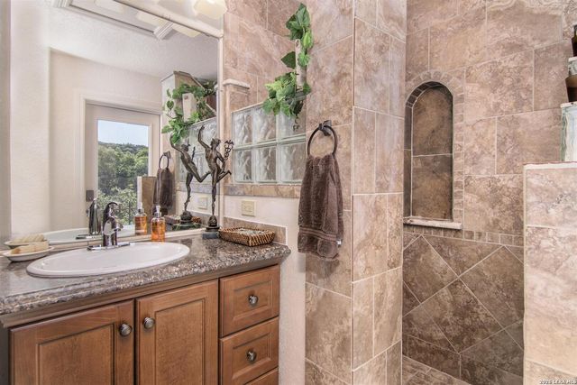 9469 Canyon Mist, Helotes, TX 78023