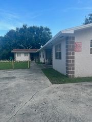 2154 NW 61st St 2158, Miami, FL 33142