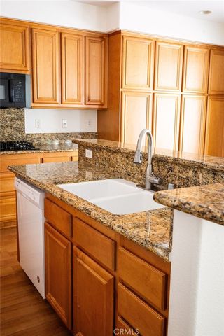29274 Henderson, Highland, CA 92346