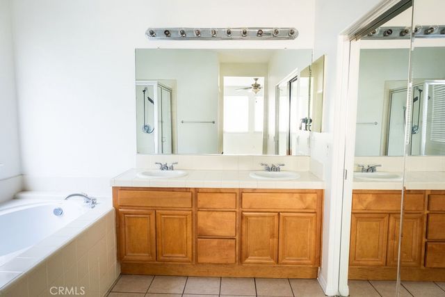 29274 Henderson, Highland, CA 92346