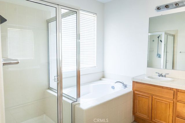 29274 Henderson, Highland, CA 92346