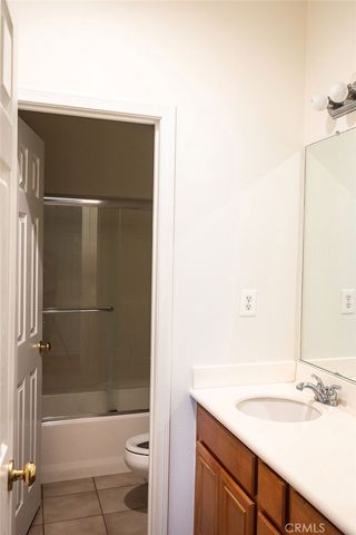 29274 Henderson, Highland, CA 92346