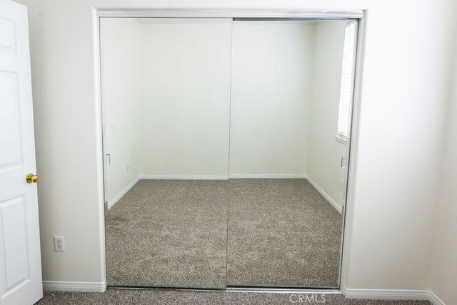 29274 Henderson, Highland, CA 92346