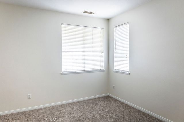 29274 Henderson, Highland, CA 92346