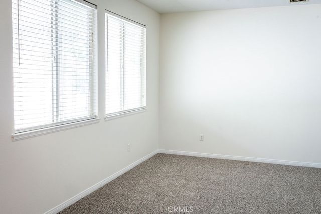 29274 Henderson, Highland, CA 92346