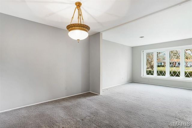 109 Little Hill Court, Ballwin, MO 63011