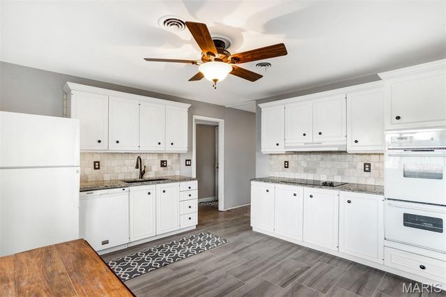 109 Little Hill Court, Ballwin, MO 63011