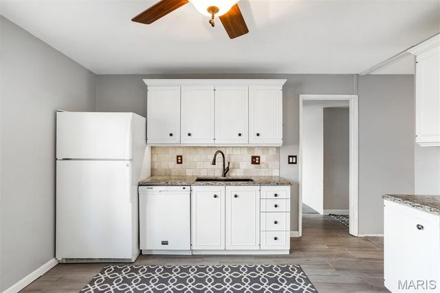 109 Little Hill Court, Ballwin, MO 63011