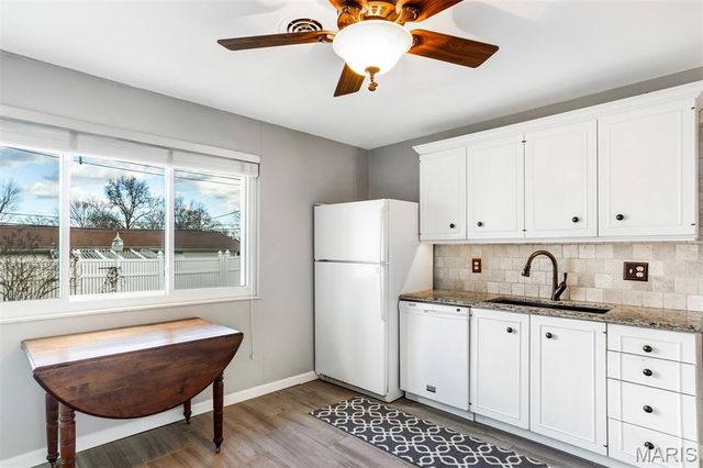 109 Little Hill Court, Ballwin, MO 63011