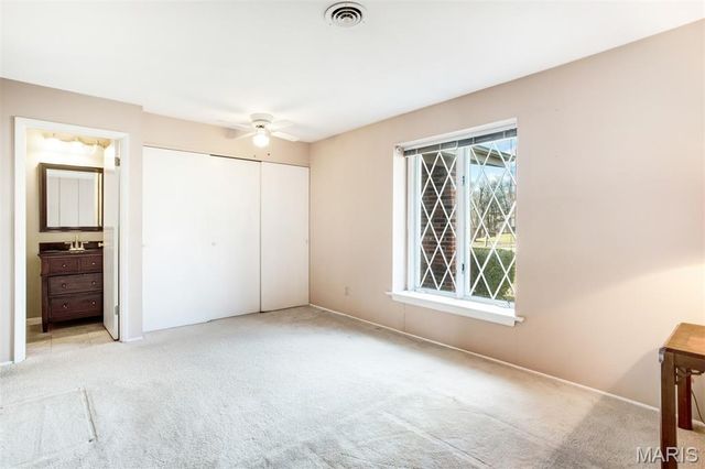 109 Little Hill Court, Ballwin, MO 63011