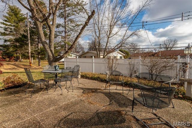 109 Little Hill Court, Ballwin, MO 63011