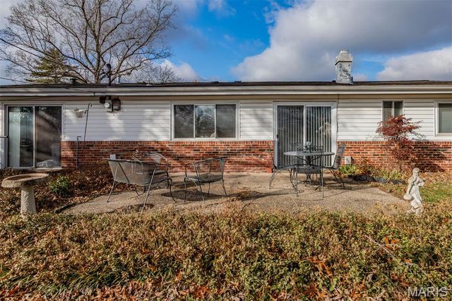 109 Little Hill Court, Ballwin, MO 63011