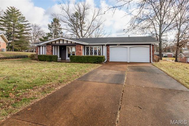 109 Little Hill Court, Ballwin, MO 63011