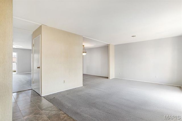 109 Little Hill Court, Ballwin, MO 63011