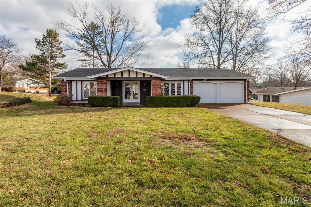 109 Little Hill Court, Ballwin, MO 63011