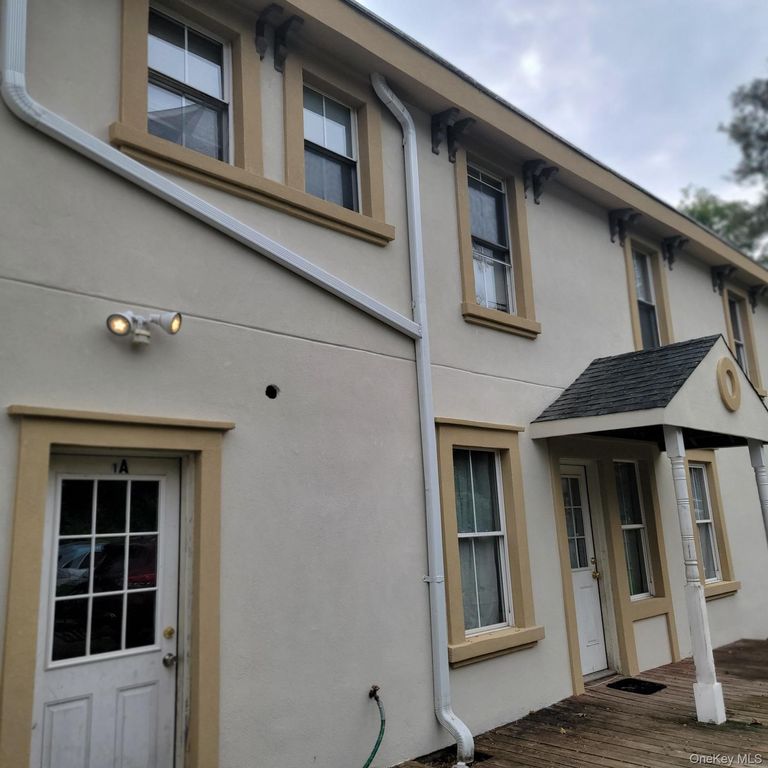 1027 1029 BEEKMAN Road 4, Poughquag, NY 12533