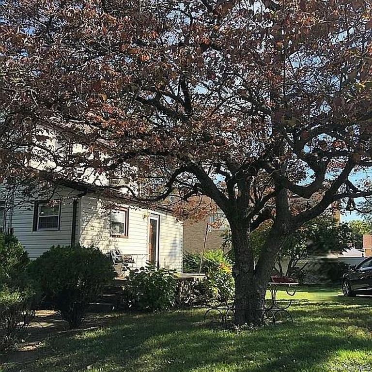 16702 73rd Avenue, Fresh Meadows, NY 11366