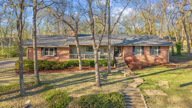 2124 Skyline Drive, Bartlesville, OK 74006