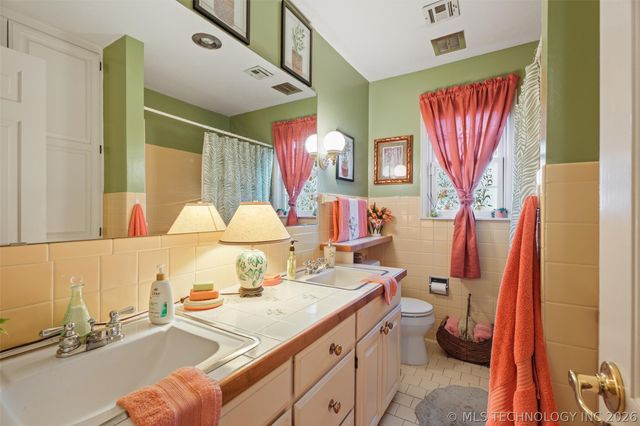 2124 Skyline Drive, Bartlesville, OK 74006