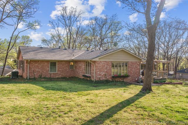 2124 Skyline Drive, Bartlesville, OK 74006
