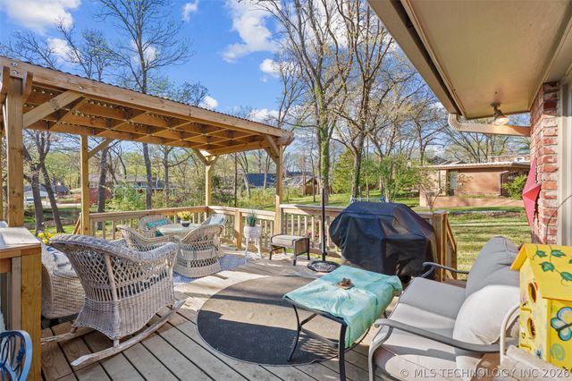 2124 Skyline Drive, Bartlesville, OK 74006